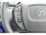 ステアリングスイッチ付き。前方から目を離すことなく操作することが可能です。