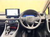 RAV4ならではの見晴らしのよい前方視界で、快適なドライブをお楽しみいただけます。