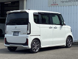 バックカメラが付いているのでバックでの車庫入れも安心です。