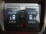 運転席からもスライドドアをボタン操作でスピーディーに開閉できます!またスマートキーでも操作できるので便利です。