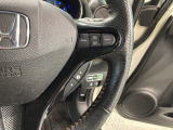 クルーズコントロールを装備しています。高速道路などで一定の速度で走ってくれるので運転が楽ですよ!速度を設定できますので、スピードの出しすぎにも注意できます。