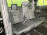 3列目シートはもちろん状態良好☆大人でもゆったりと座って頂けますので、大人数でのお出かけもラクラクです♪ご家族で、気の知れた仲間で、ドライブに行くのが楽しみですね♪