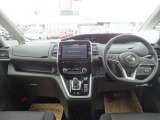 運転席 視界がよく操作しやすいスイッチ類がドライブをサポートいたします!