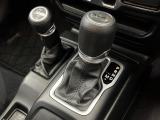●MTモード付きAT:通常は自動でおこなわれる変速(ギアチェンジ)をドライバーの操作によって意図的に変えられるシステムです。より一層普段のドライブをお楽しみいただけます!