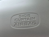 サイドカーテンエアバッグを装備し、万が一の際の安全性にも配慮されています。