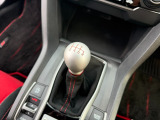6速MTのお車です♪直感的な操作を楽しむことができます!
