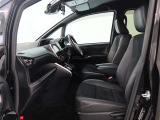 見通しのよいすっきりとした視界で、誰でも運転しやすいです。運転のしやすさは疲れにくさにも繋がりますよ♪