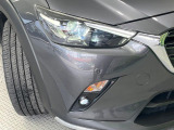 【LEDヘッドライト】悪天候や夜間走行時も良好な視界を確保し安心して運転できる高輝度LEDヘッドライトを装備!点灯速度が早く、消費電力も抑えられています。
