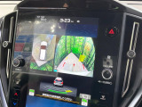 【マルチテレインモニター】車のフロントやサイドのカメラ画像を同時にモニター表示することで、悪路や狭い道を走行時でも周囲の状況確認ができ安心!本格SUVにうれしい装備です♪