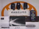 スマートキー&エンジンスターター&後席モニター用リモコン付。取扱説明書とメンテナンスノートもあります☆品質評価シート付いてます!トヨタ認定中古車ライト!!