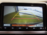バックガイドモニターで、後方を確認しながら安心して駐車することができます。運転初心者も熟練者も必須の機能ですよ!