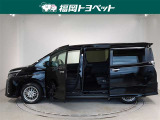 両側パワースライドドア付きだから、狭い駐車スペースなどでの 乗り降りラクラク!小さなお子さまのいるご家庭には嬉しい装備。
