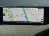 マツダコネクトの10.25インチワイドセンターディスプレイです。『Android Auto』『Apple CarPlay』や独自のコネクテッドサービスに対応したインターフェイスシステムです。