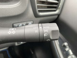 暗い場所に行くと点灯し明るい場所に行くと消灯します オートライトつきです