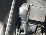 ●MTモード付きAT:通常は自動でおこなわれる変速(ギアチェンジ)をドライバーの操作によって意図的に変えられるシステムです。より一層普段のドライブをお楽しみいただけます!