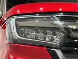 LEDヘッドライトは、点灯の瞬間から最大光量を発揮し、突然暗くなるトンネルなどでの安定感を高めます。