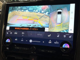 【パノラミックビューモニター】専用のカメラにより、上から見下ろしたような視点で360度クルマの周囲を確認することができます☆死角部分も確認しやすく、狭い場所での切り返しや駐車もスムーズに行えます。