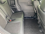 後席もゆったりくつろげる広さ!長距離ドライブも楽しめます♪