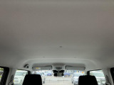 圧迫感の無い車内空間です。
