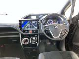 見通しのよいすっきりとした視界で、誰でも運転しやすいです。運転のしやすさは疲れにくさにも繋がりますよ♪
