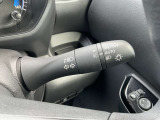 トンネル進入時や暗くなれば自動点灯するオートライトです。