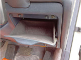 運転席側小物入れ
