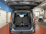 ラゲッジスペースは、日常において充分な広さを確保☆開口部も広く、積み下ろしもラクラクです♪♪