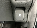 車がカーブの外側へ膨らんだり内側へ巻き込んだりする挙動を防止し安定した走行をサポートする横滑り防止装置付きです!