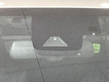 【トヨタセーフティセンス】走行中に前方の車両等を認識し、衝突しそうな時は警報とブレーキで衝突回避と被害軽減をアシスト。より安全にドライブをお楽しみいただけます。