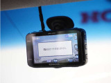 ◆ドライブレコーダー◆映像・音声などを記録する自動車用の装置です。 もしもの事故の際の記録はもちろん、旅行の際の思い出としてドライブの映像を楽しむことができます。