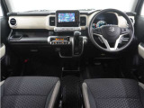 ◆視界広々で非常に運転しやすくロングドライブでも疲れを感じさせないすっきりとまとまったインパネ周りです。