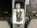 オートマチックシフトレバーは、手になじみ操作しやすい形状で安全運転にもつながります♪