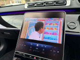 12.8インチタッチパネル(車両の設定やナビの操作など行います)