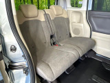 後部座席も気になるようなキズ・汚れやへたり等、大きなダメージはなく、良好な状態です。