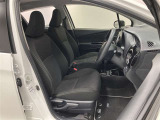 快適な姿勢で運転できるよう、ドライバーの体格に合わせて、シートの高さを最適なポジションに調整できます。