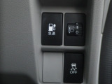 視認性もよく操作しやすいインパネ回りのスイッチ類です。