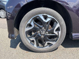 【純正ホイール】純正設計ならではの美しいデザインと精密な仕上げで、車両全体のスタイリングを引き立てます。