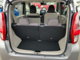 トランクルームは後席が前後に動き前に倒す事も出来るので、色々な物を載せることができます!