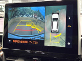 【パノラミックビューモニター】専用のカメラにより、上から見下ろしたような視点で360度クルマの周囲を確認することができます☆死角部分も確認しやすく、狭い場所での切り返しや駐車もスムーズに行えます。
