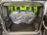 普段のお買い物や通勤、送迎等に十分な荷室スペースを確保しております。セカンドシートを倒すと、大きな荷物の積載も可能です♪