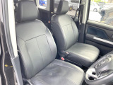 運転席シート廻りは使用感も少なく、良好な状態となっています。前オーナー様が丁寧に使っていたことがよくわかりますね。
