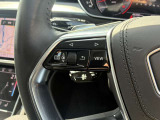地図情報や車両情報などをステアリングのスイッチから操作して表示できます。