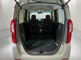 リアシートを倒すと、ラゲッジスペースを広くお使いいただけます!