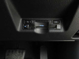 ETC!料金所も止まる事無くスイスイです!窓を開ける必要も無いので雨や花粉、排気ガスの浸入もありません!今や必需品ですネ!