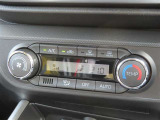 オートエアコンで車内はいつでも快適です♪
