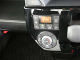 オートエアコンは、常にお好みの温度に調整ができ車内を快適な空間に保ってくれます。