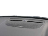 【harman/kardon】世界のオーディオファン垂涎のプレミアムサウンドシステムを搭載。原音に近い音場空間を忠実に再現。乗る人すべてに最良の音響体験を提供します。