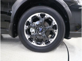 タイヤサイズは225/60R17です。