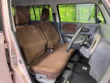 運転席まわりには十分なスペースがあり、大柄な方でもゆったり運転していただける環境です。