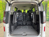 普段のお買い物や通勤、送迎等に十分な荷室スペースを確保しております。セカンドシートを倒すと、大きな荷物の積載も可能です♪